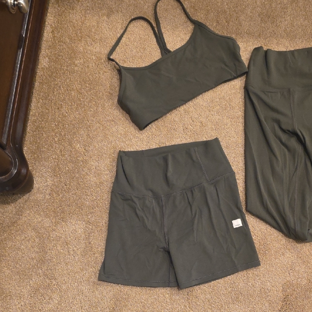Vuori Olive Green Sports Bra & Leggings Set - Picture 2 of 3